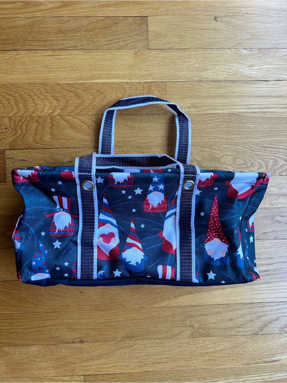 Thirty One Tiny Utility Tote- Patriotic Gnome - Picture 3 of 7